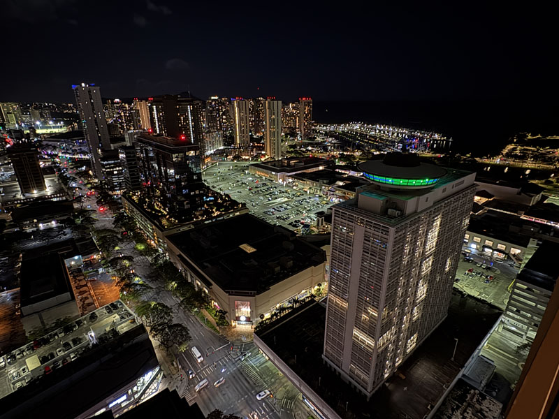 ルネサンスホノルルホテル客室からの夜景