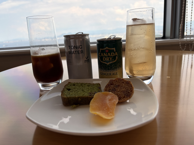 ケーキ、クッキー、ドライマンゴー