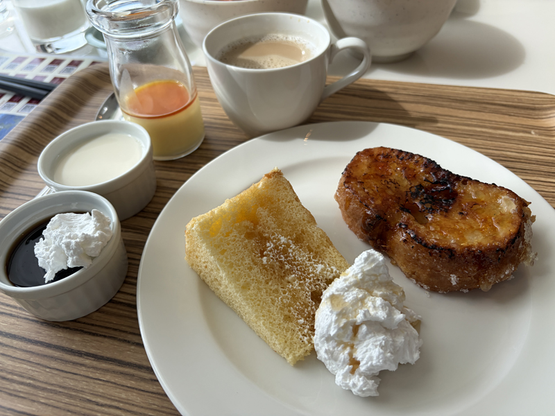 選んだ朝食デザート(シフォンケーキ、フレンチトースト、杏仁豆腐、コーヒーゼリー)